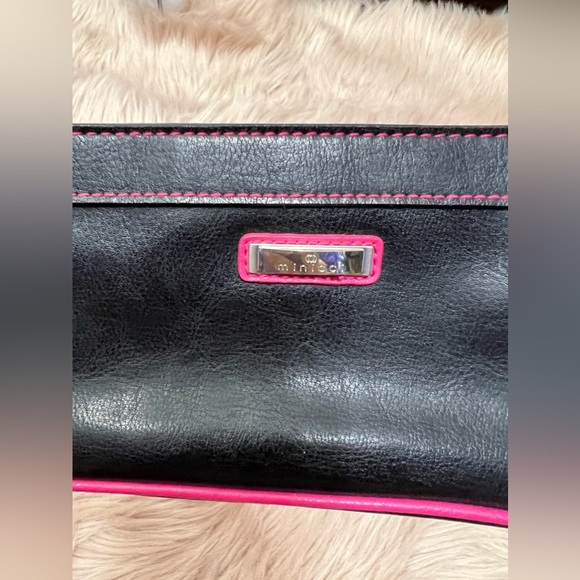 Cute Minicci Small wristlet - Picture 2 of 4